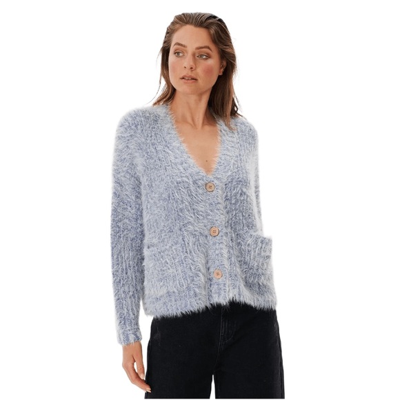 Rip Curl Fuzzy Baby Blue Lightweight Cardigan Sweater - Picture 8 of 16